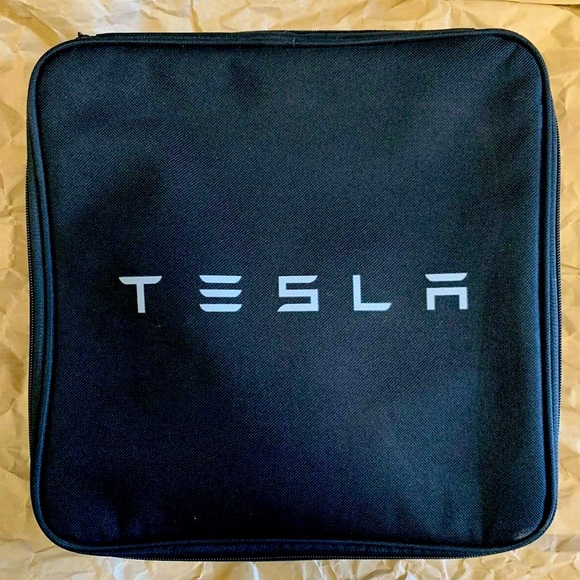 Tesla mobile car charger - Picture 1 of 3